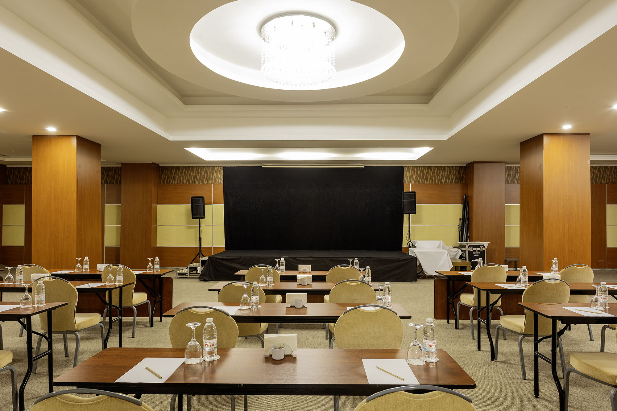 Sealight Resort Hotel 47/57
