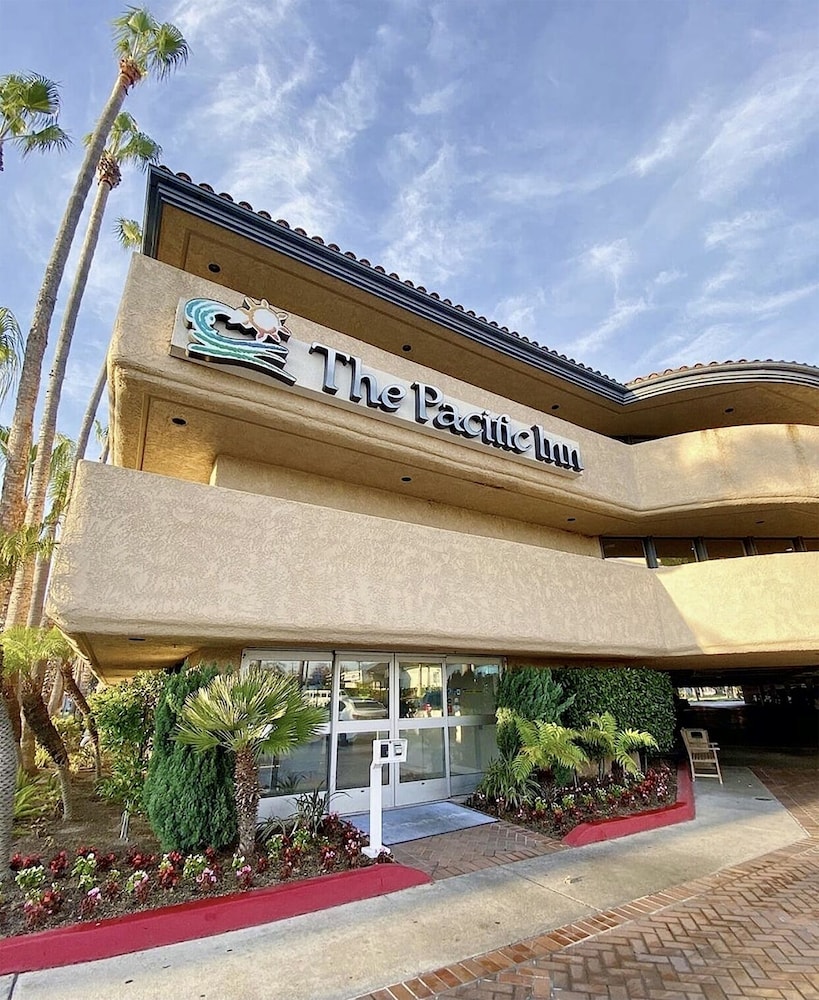 Pacific Inn 4/65