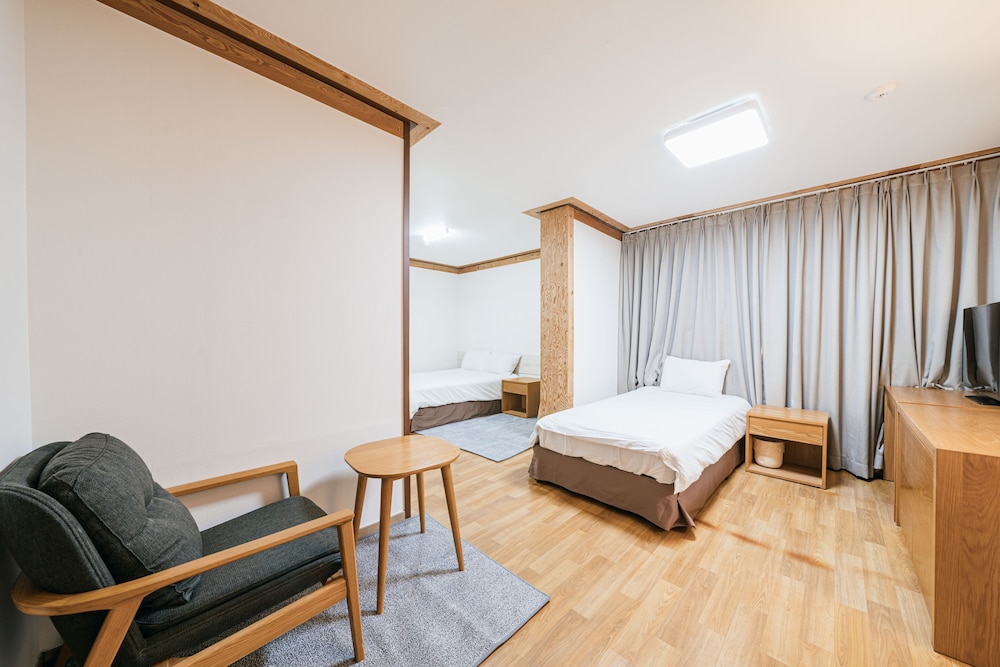 Miju Hotel 33/50
