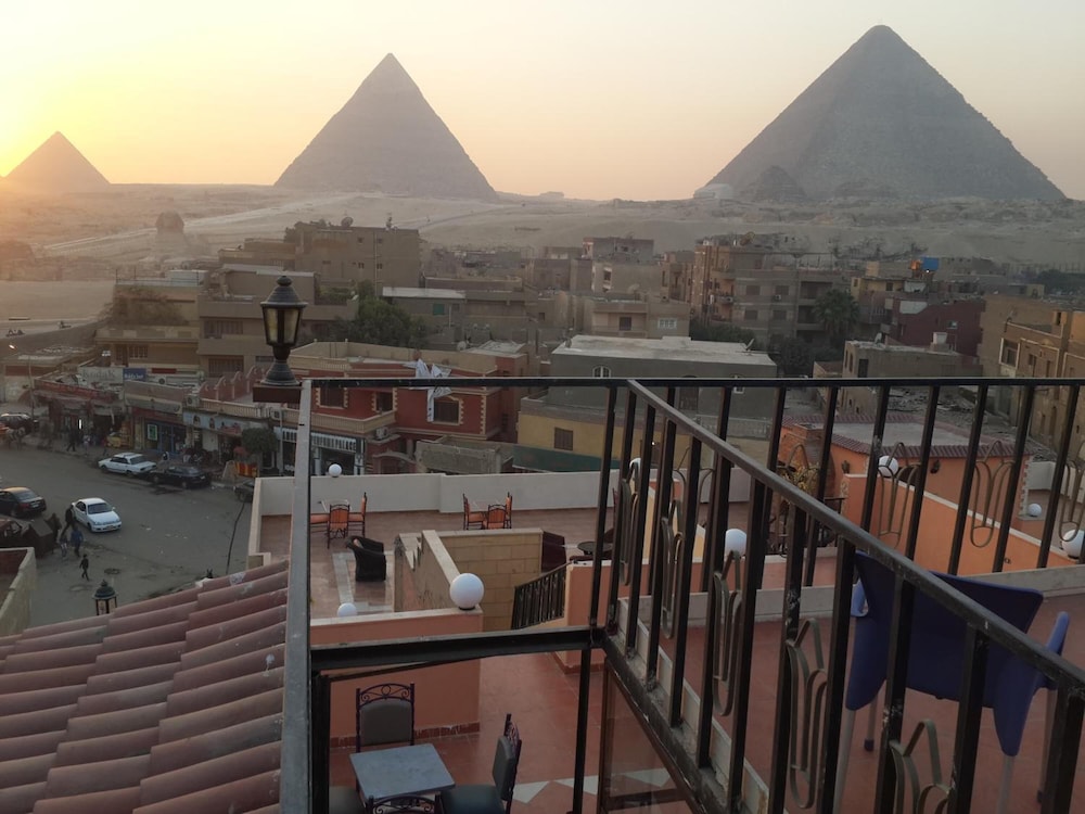 Pyramids Plateau Hotel 34/41