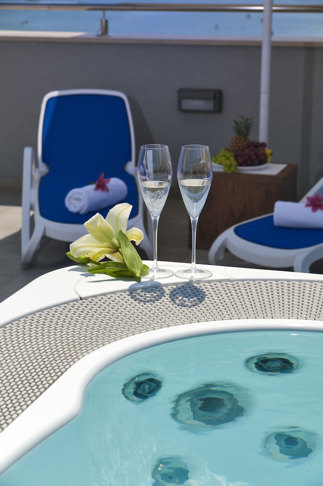 Hotel Plaza Omis in OMIS