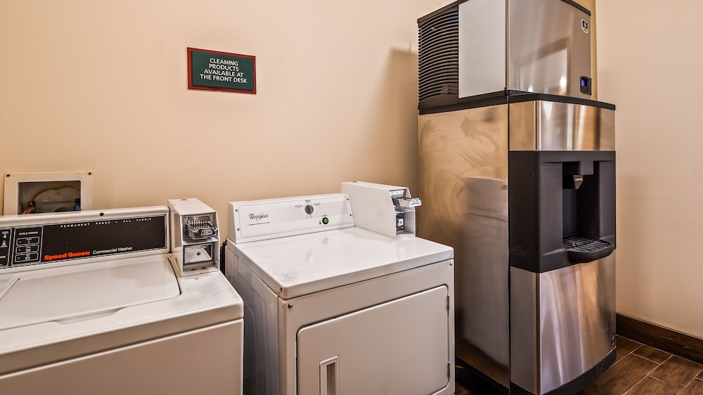 Best Western Plus Hobby Airport Inn and Suites 46/58
