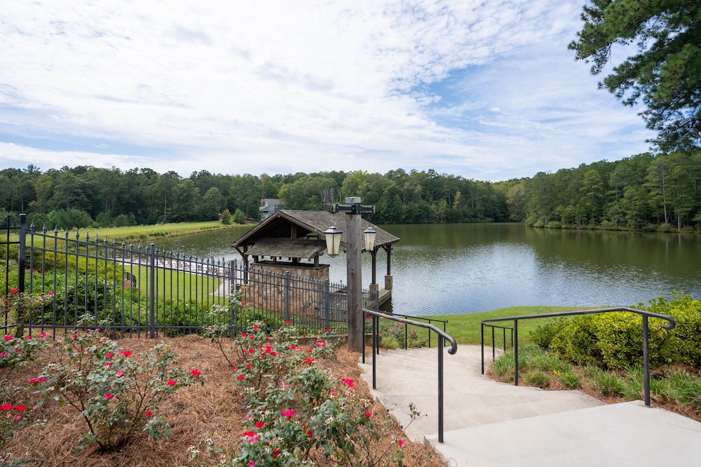 Foxhall Resort 44/50