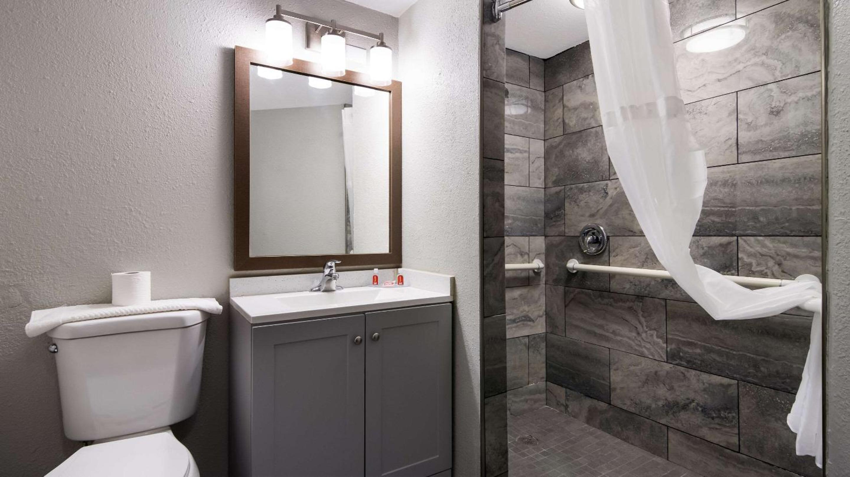 Econo Lodge Portage 36/40