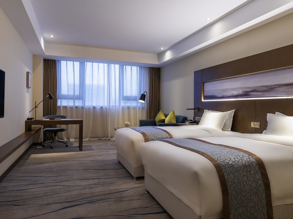 Novotel Qingdao New Hope 6/72