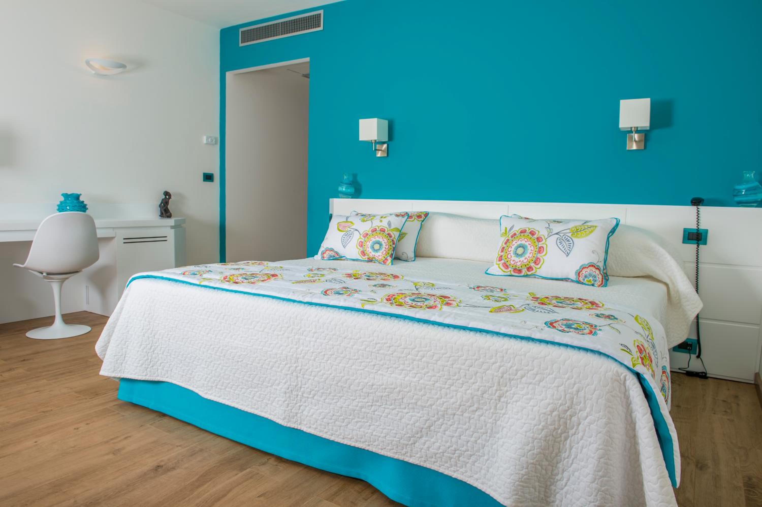 Sea, Garden, Deluxe, Double Bed