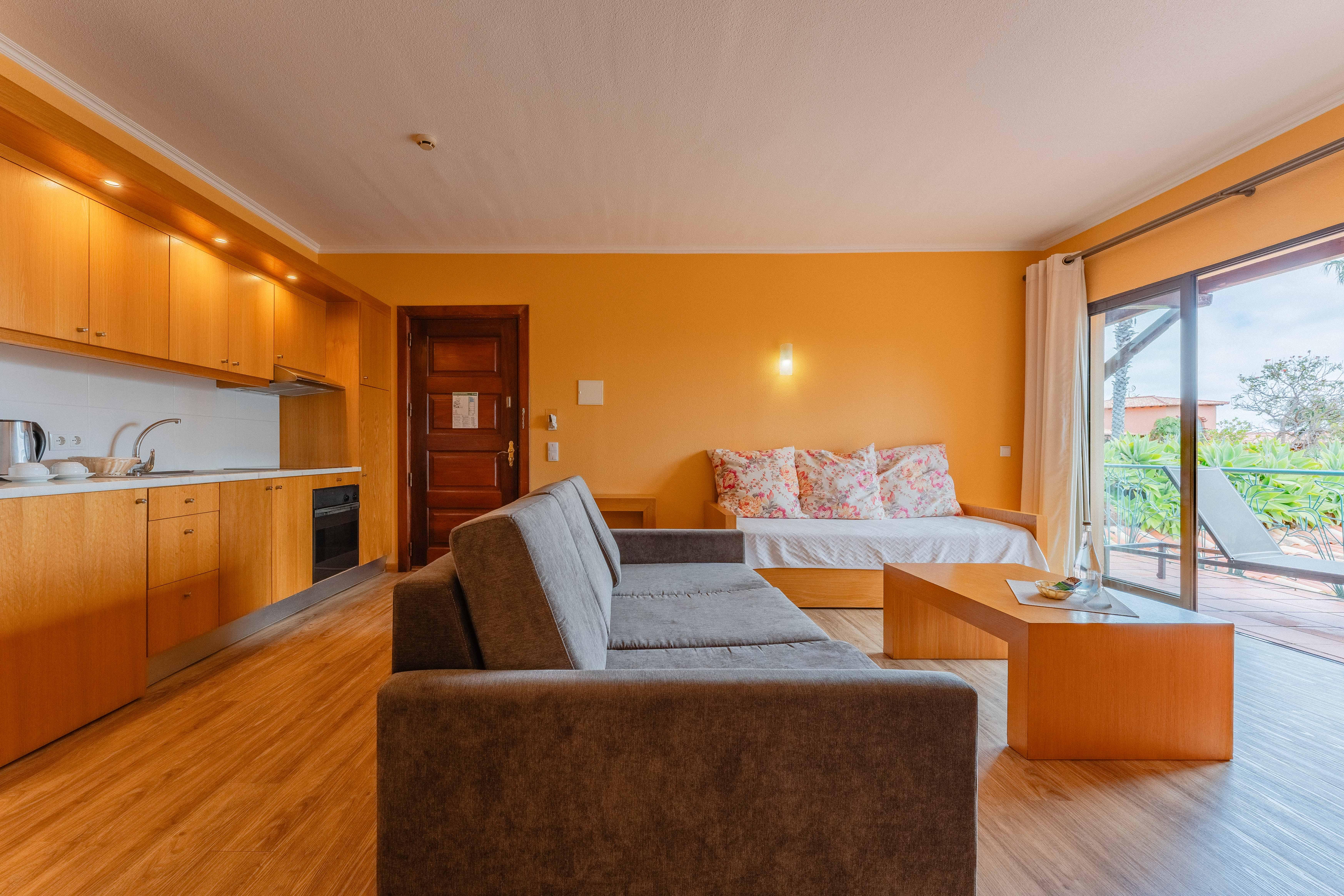 1 Bedroom, Apartment, Side Sea View, Balcony or Terrace