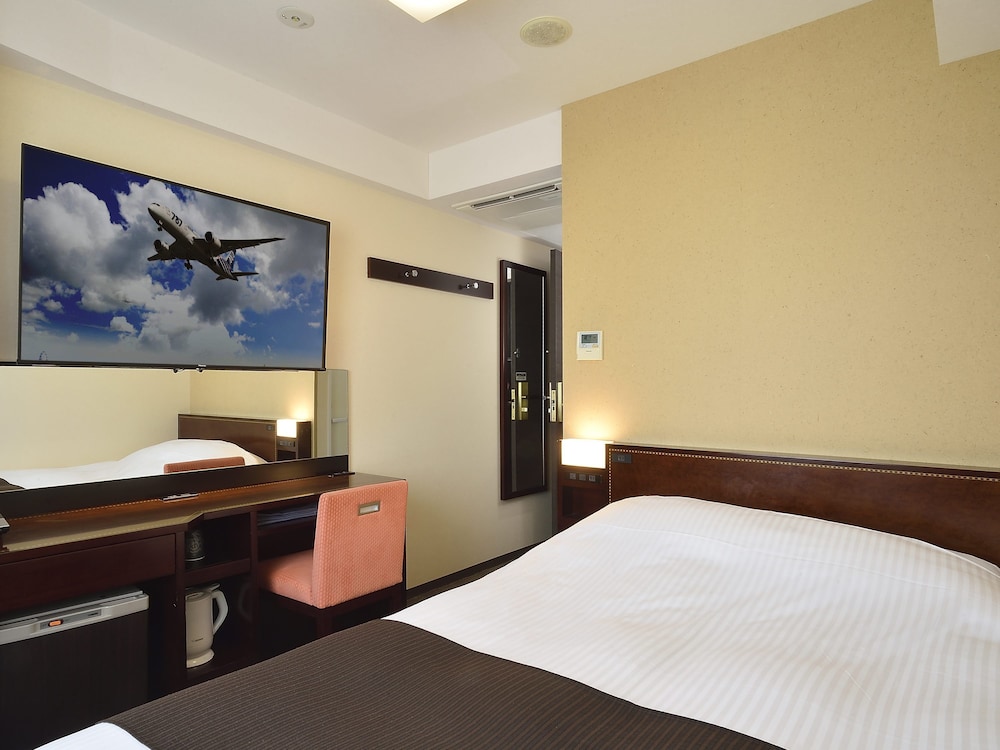 ROOM, DOUBLE BED