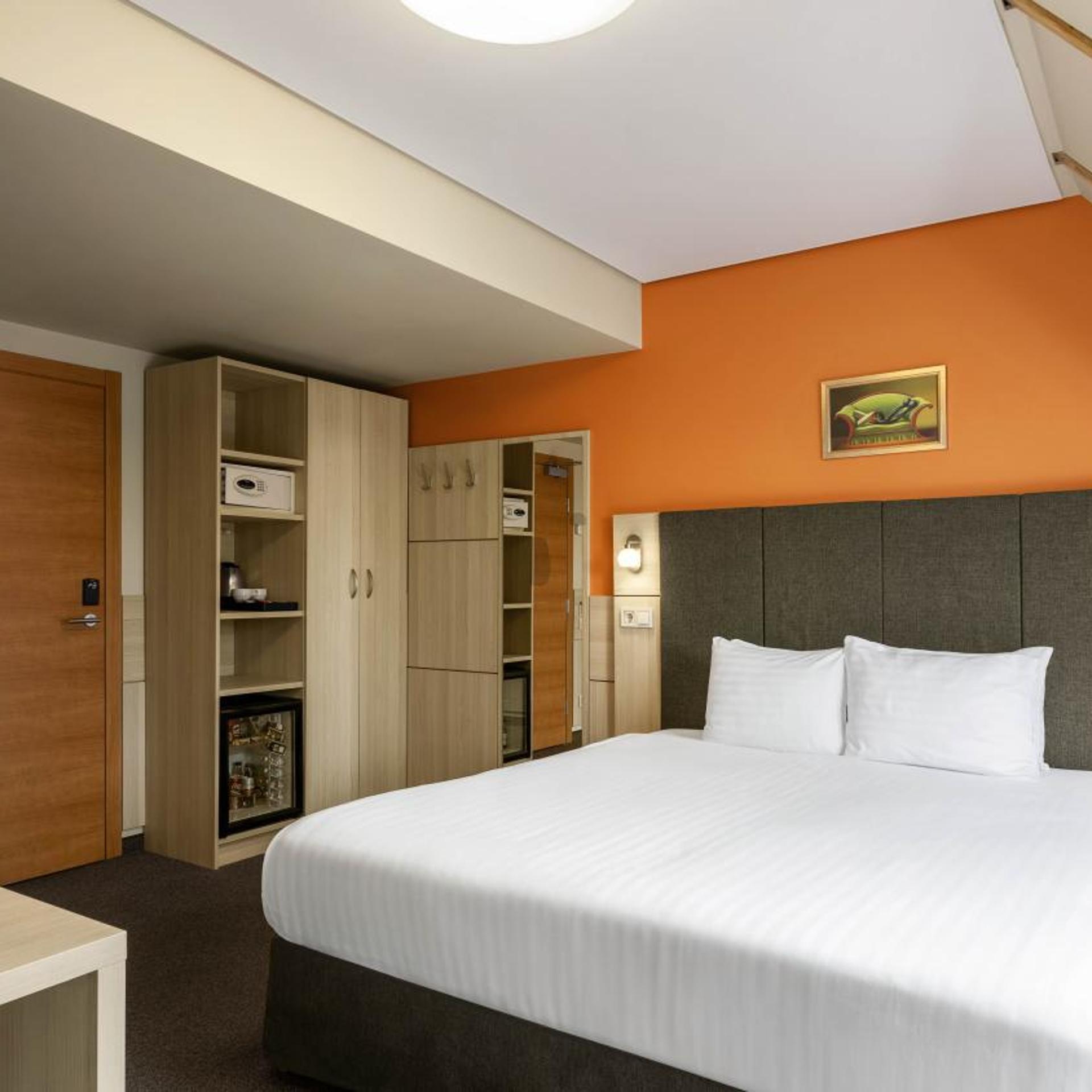 Mansard, Double Bed, City View