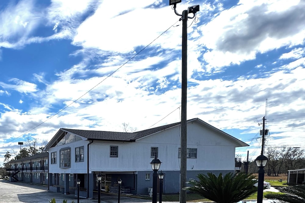 OYO Briarwood Motel 8/49