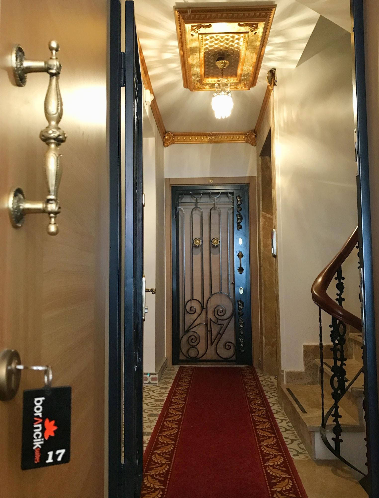 Borancik Suites 70/100