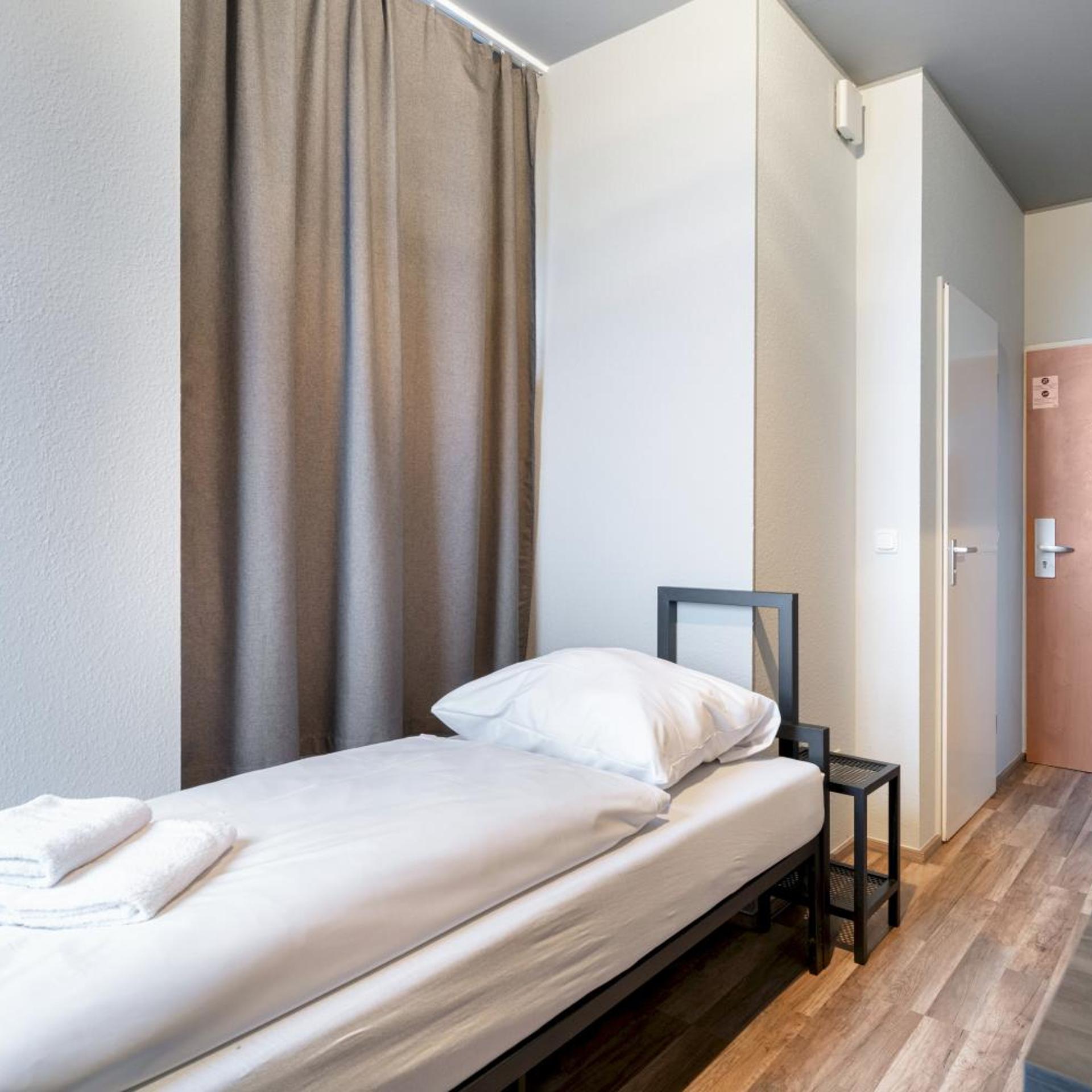 Room, Single