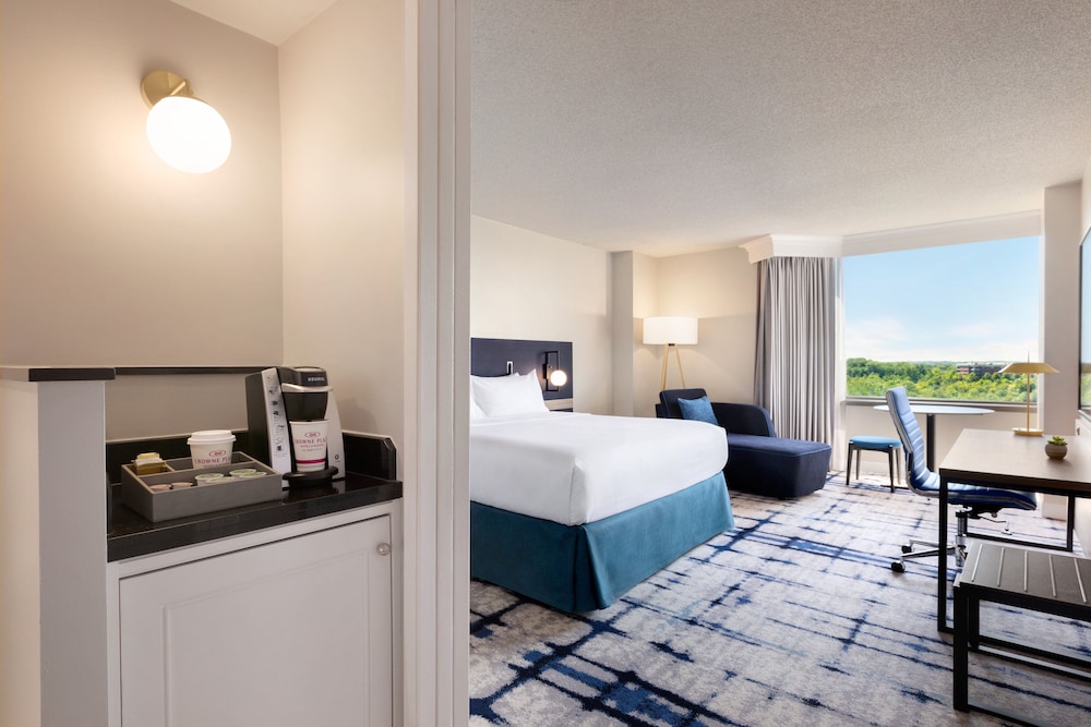 Crowne Plaza College Park Washington DC 26/79