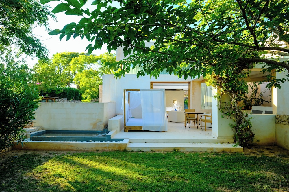 Can Lluc Boutique Country Hotel & Villas 90/92