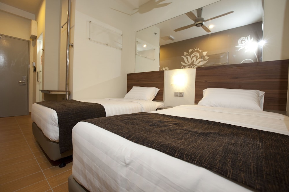 Tune Hotel Danga Bay 12/46