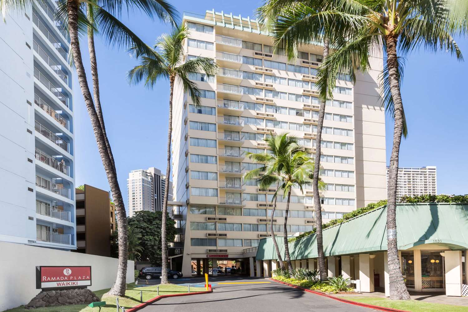 Ramada Plaza by Wyndham Waikiki 13/21