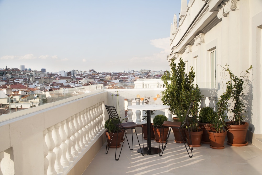Dear Hotel Madrid 55/69