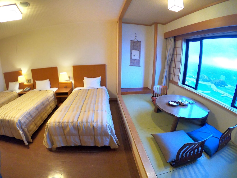 ROOM, TRIPLE, BAY VIEW