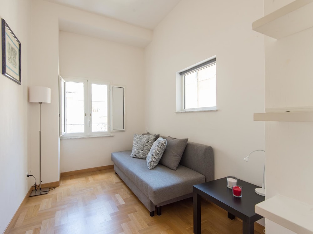 RSH Trevi Fountain Luxury Apartment 23/39