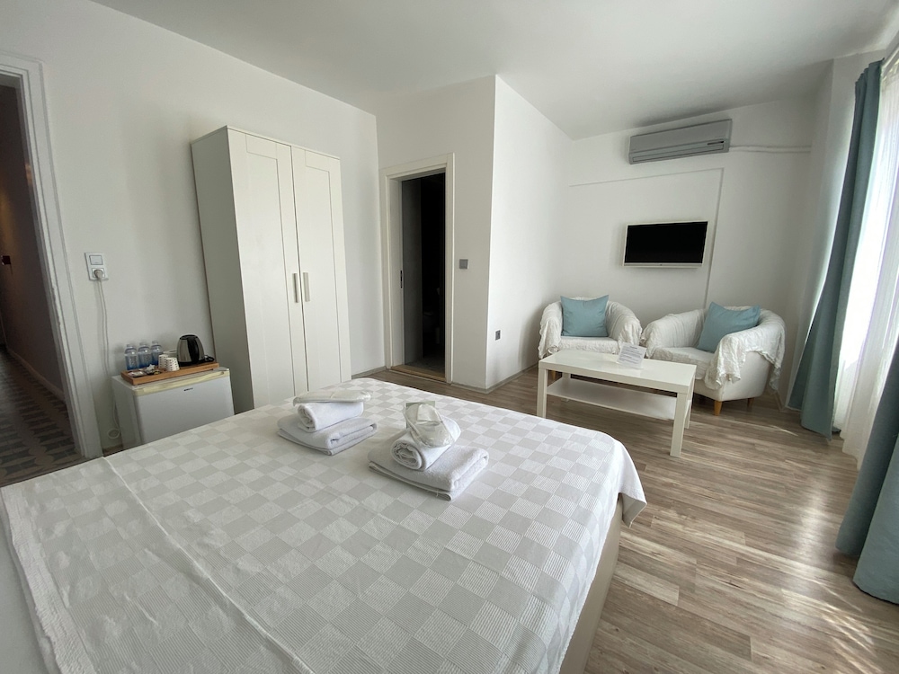 Alicante Hotel 16/48