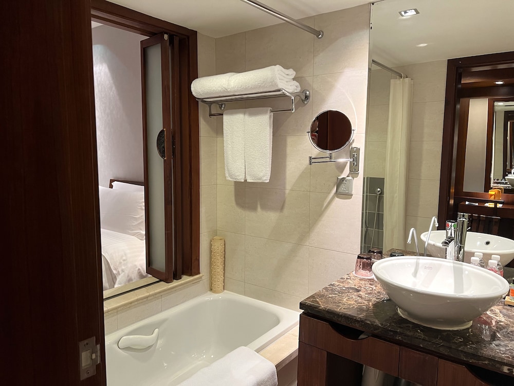 Baolong Hotel Shanghai 42/46