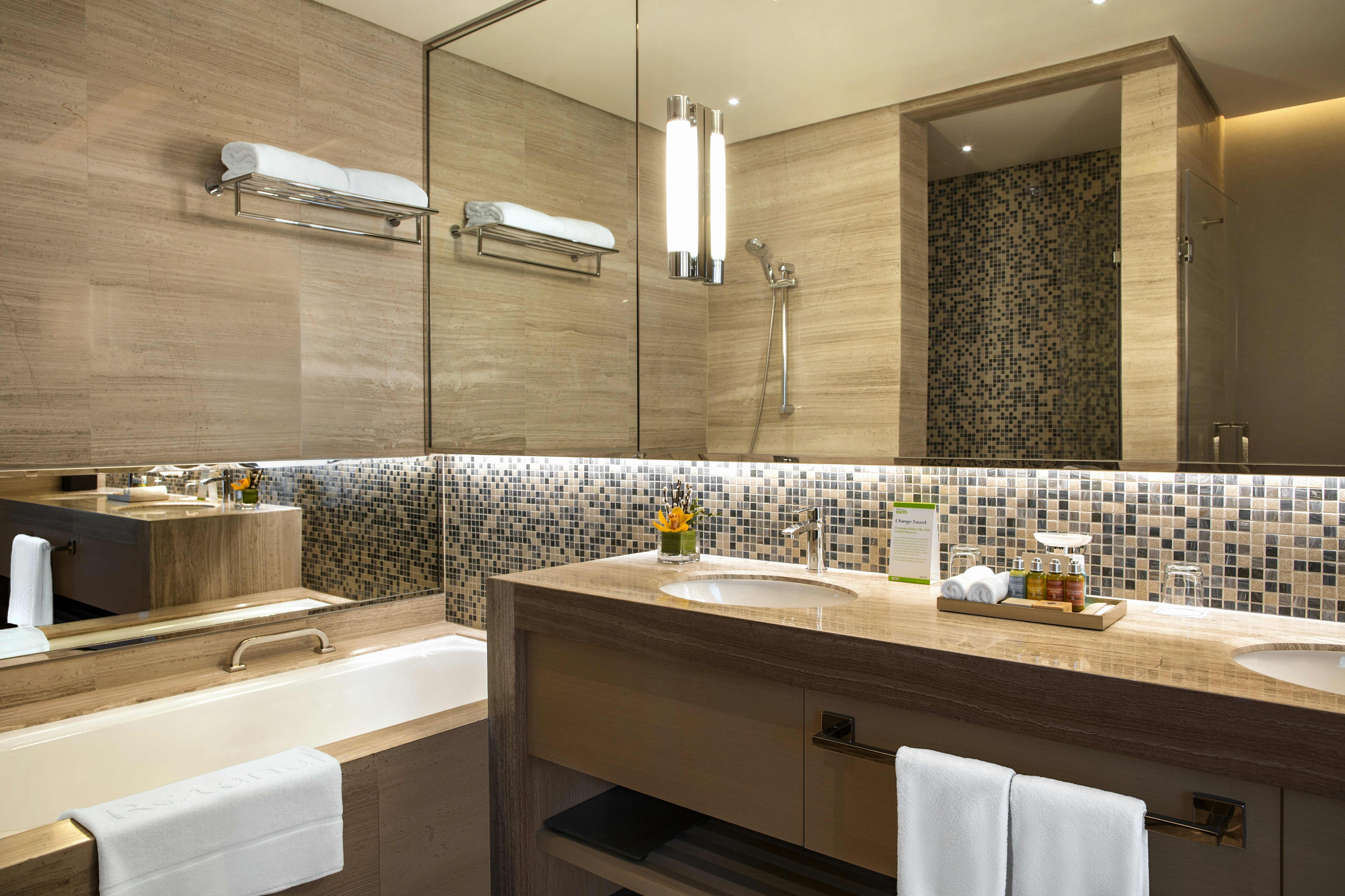 Downtown Rotana 48/50