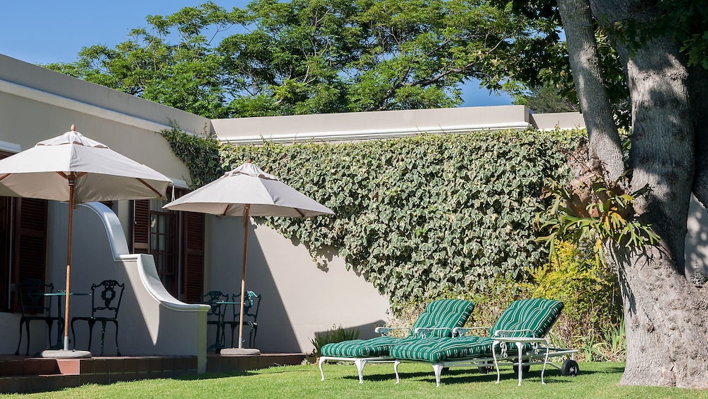 Glen Avon Lodge Boutique Hotel 30/34
