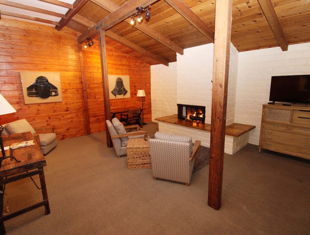 Back Bay Inn 19/50