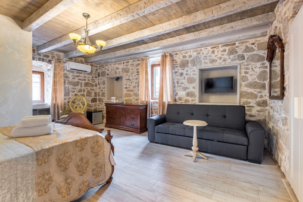Heritage Palace Varos - MAG Quaint & Elegant Boutique Hotels 60/81