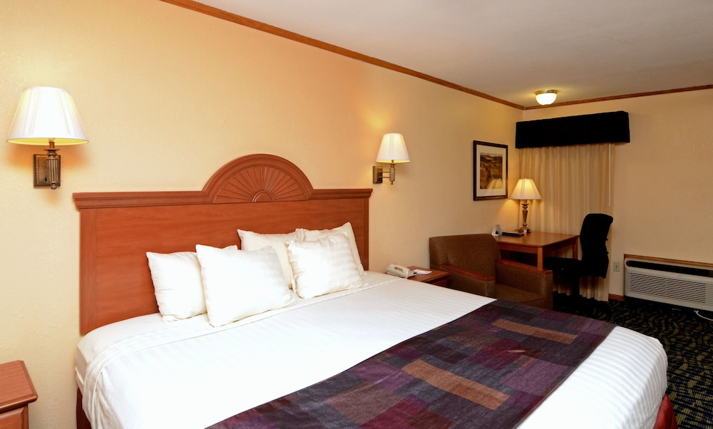 SureStay by Best Western Kansas City Country Inn North 15/46