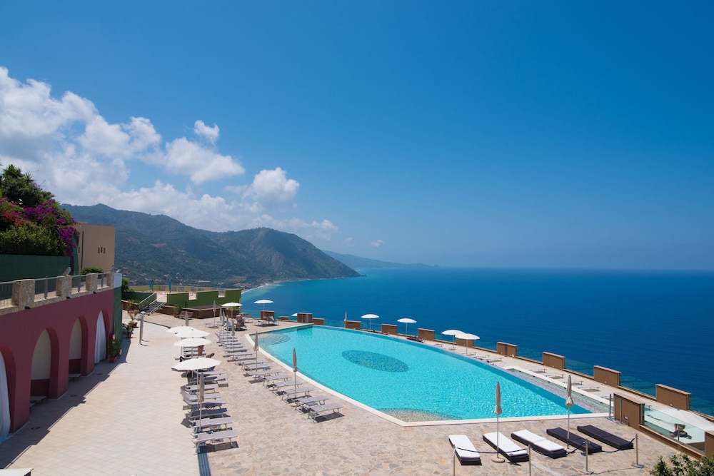 GH Avalon Sikani Resort 63/69