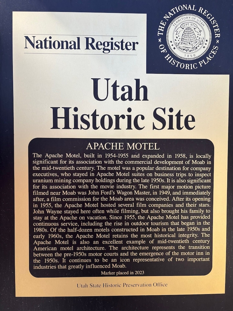 Apache Motel 写真4