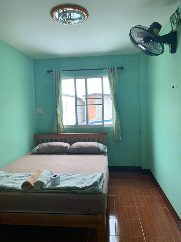 You And Me Hostel 13/36