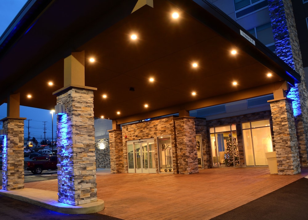 Holiday Inn Express Suites Pittsburgh Monroeville 7/49