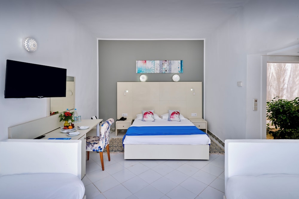 Hari Club Beach Resort 34/103
