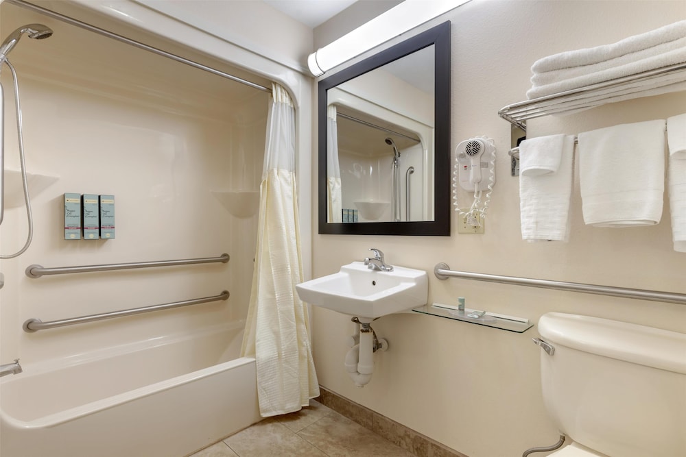 غرفة قياسية بسرير كوين لذوي الإعاقة، Best Western Parsons Inn 3/6