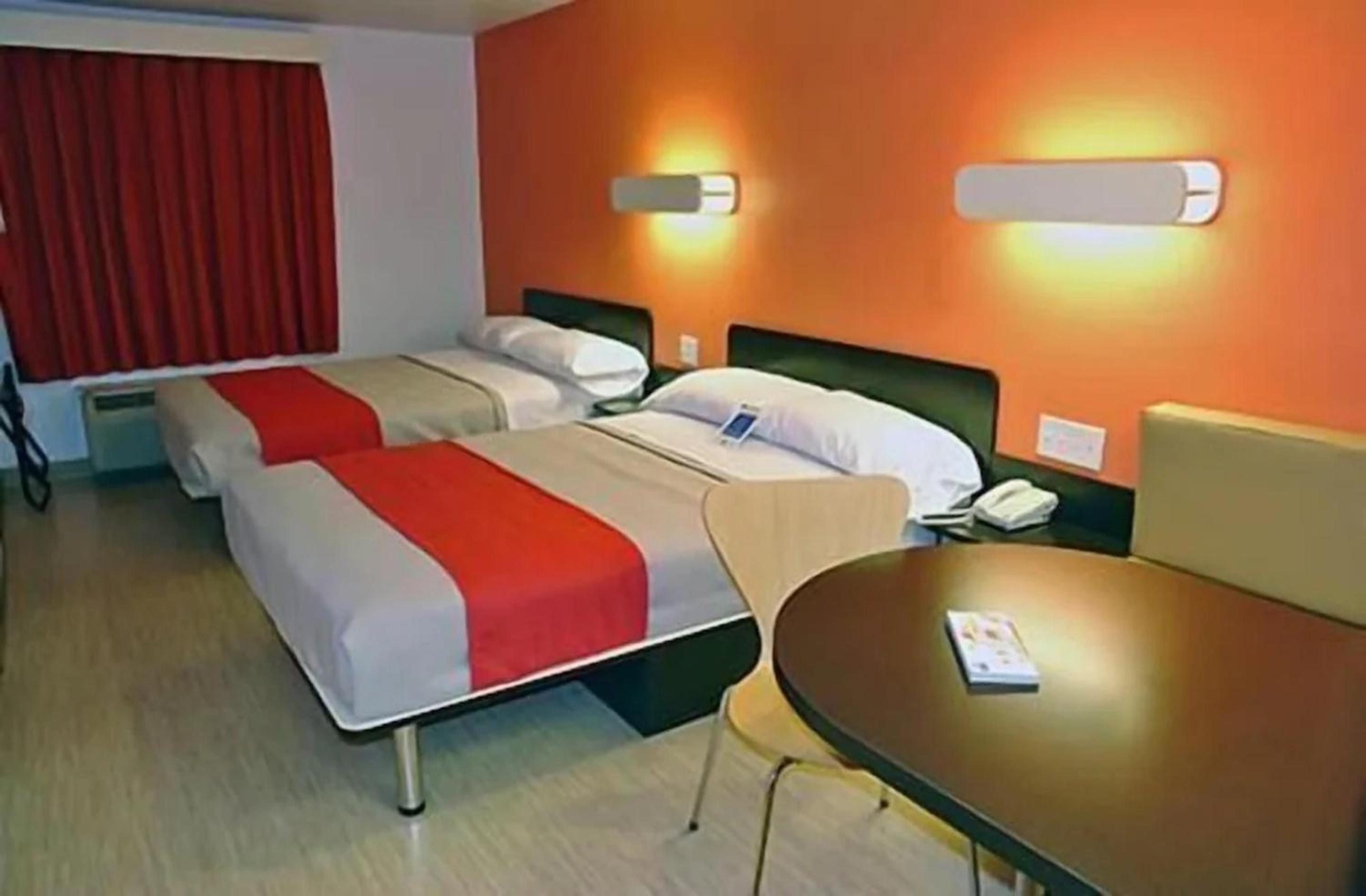 غرفة رباعية لذوي الإعاقة، Motel6 McKinney, TX - North 3/10