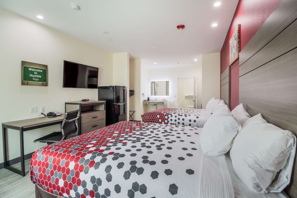 Econo Lodge Inn and Suites Humble Fm1960 Iah Airport 13/27