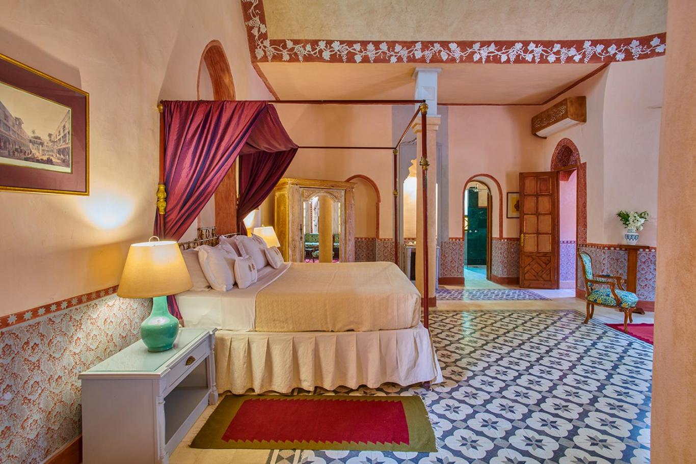 Family Suite, King and Twin Beds