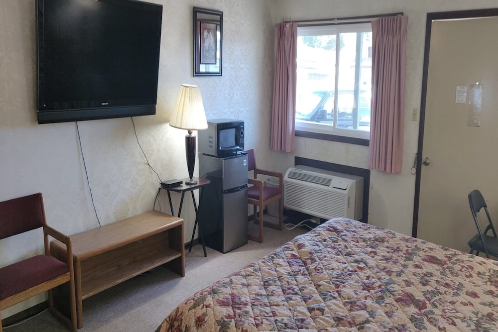 Love Hotels Tomahawk at Lake Mohawksin WI 31/49