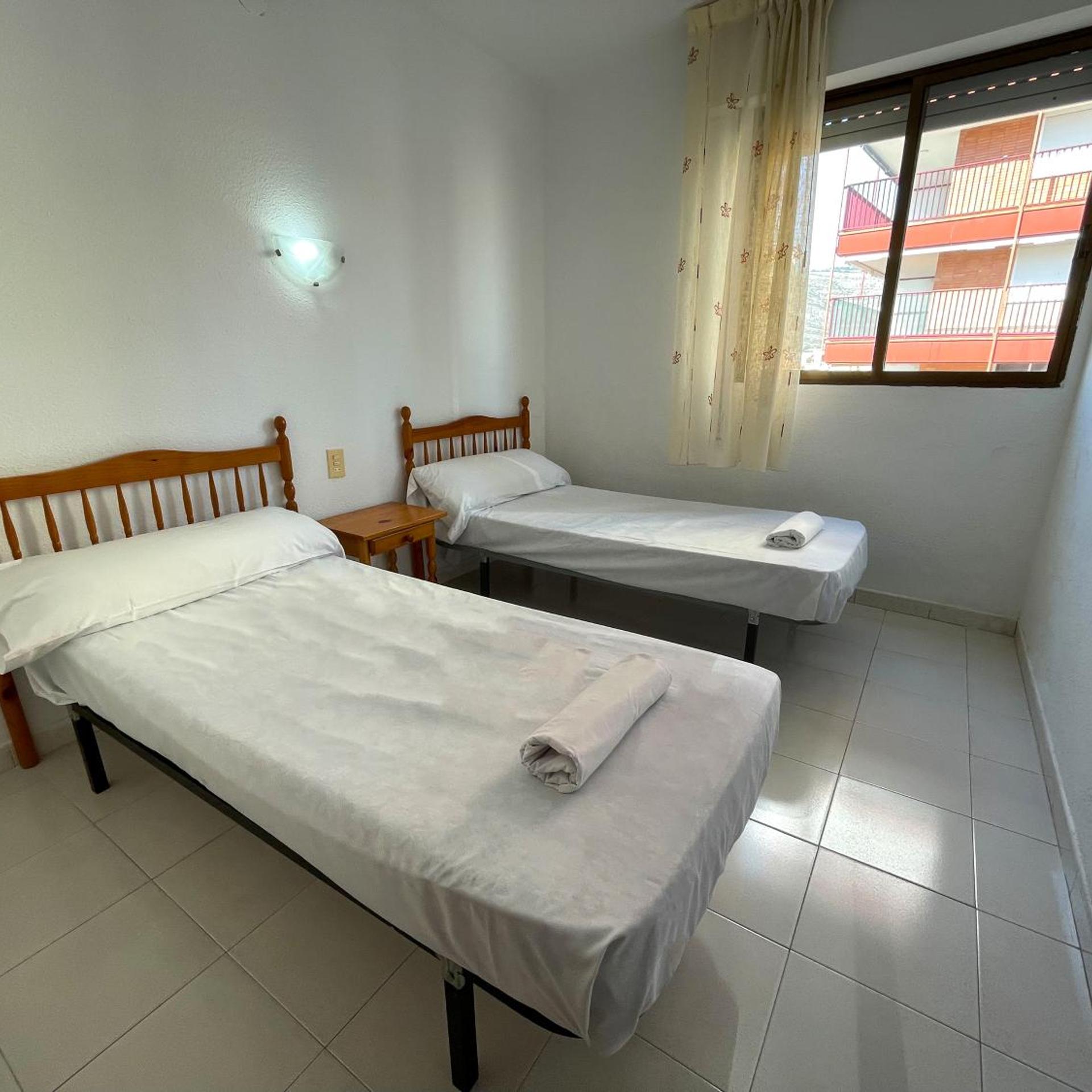 2 Bedrooms, Apartment