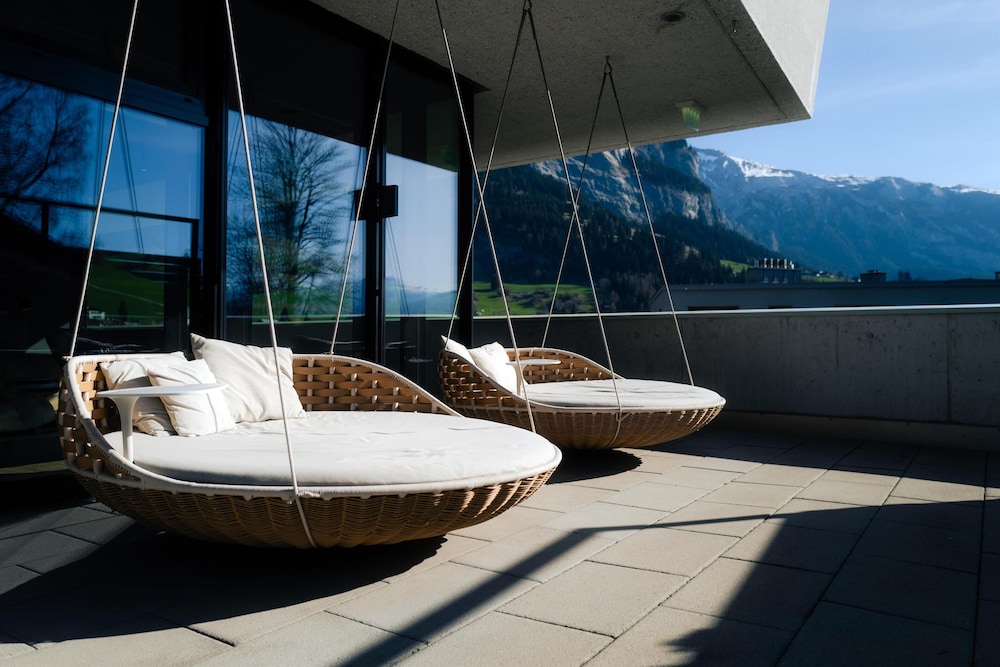 Me and All Hotel Flims, by Hyatt 36/62