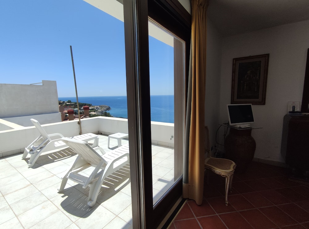 La Rosa Sul Mare 49/83