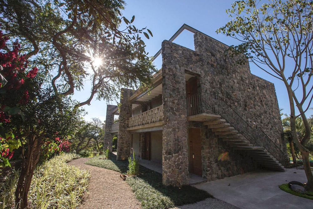 Huayacan Cuernavaca Curamoria Collection 7/37