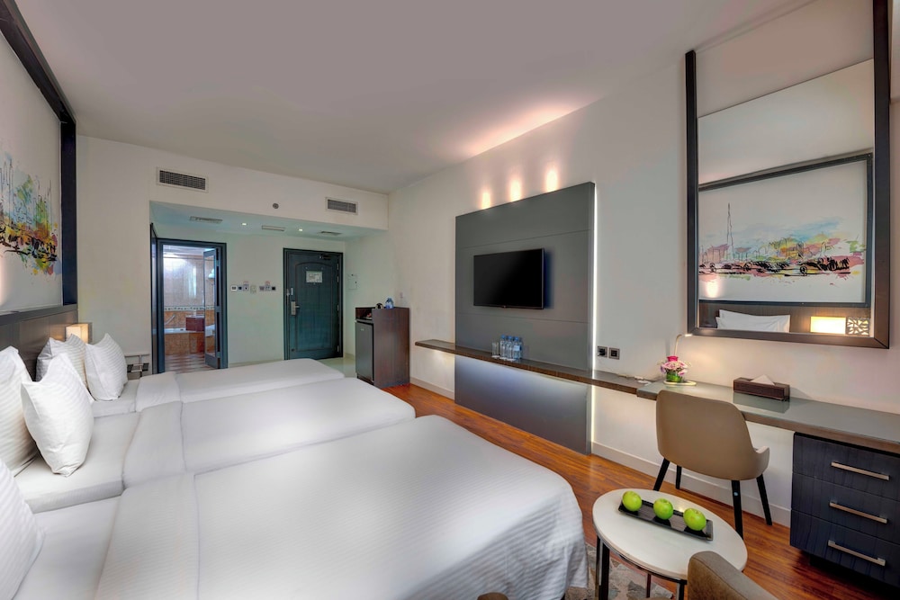 FAMILY, 3 BEDS