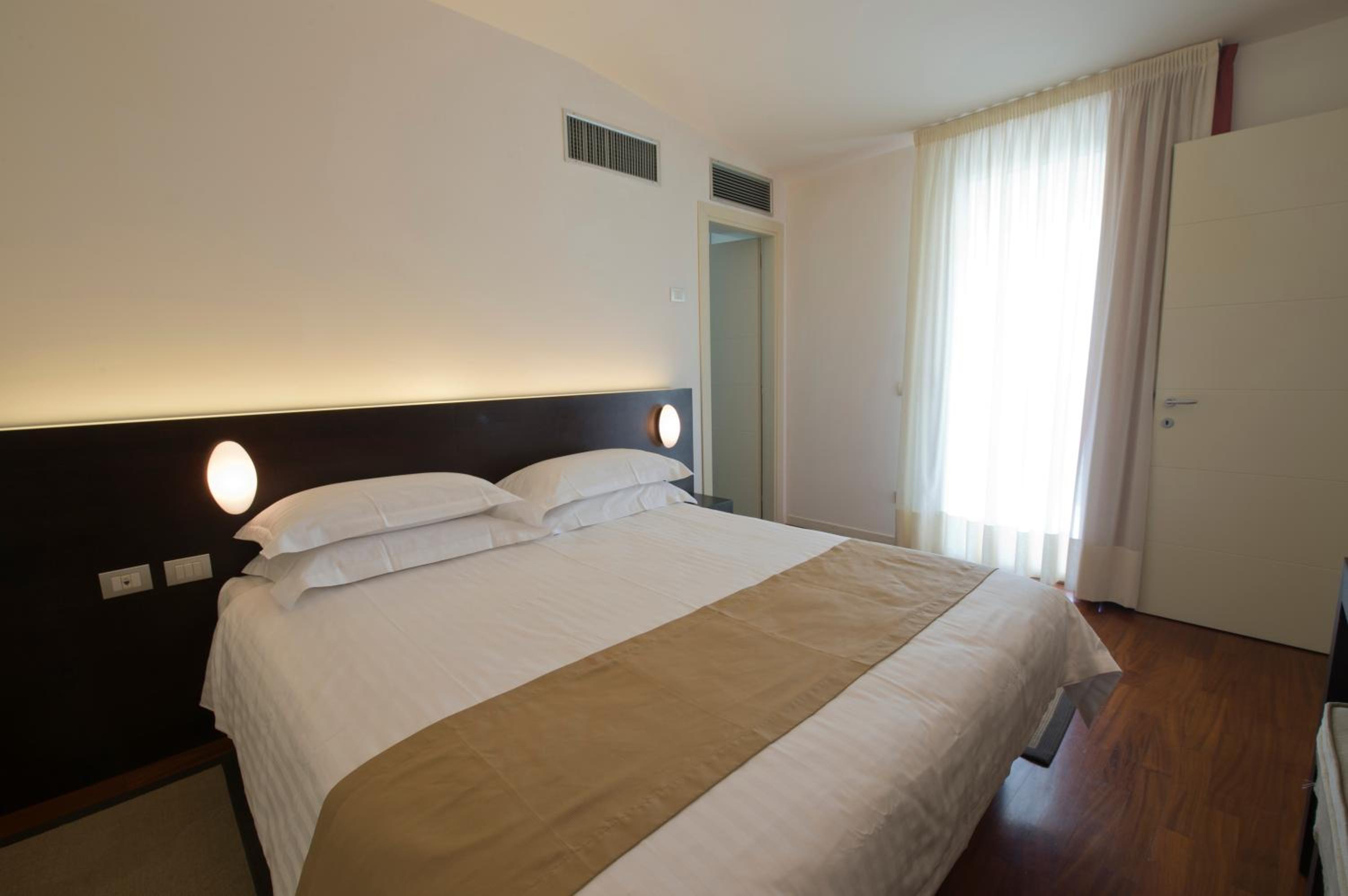 جناح بانورامي بشرفة