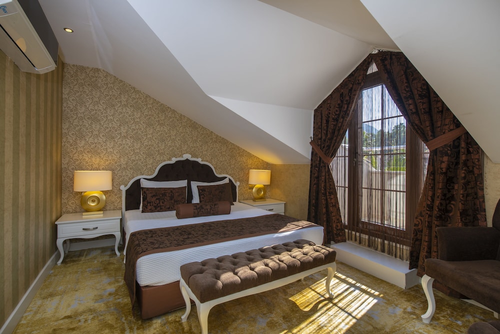 Han Deluxe Hotel 12/45