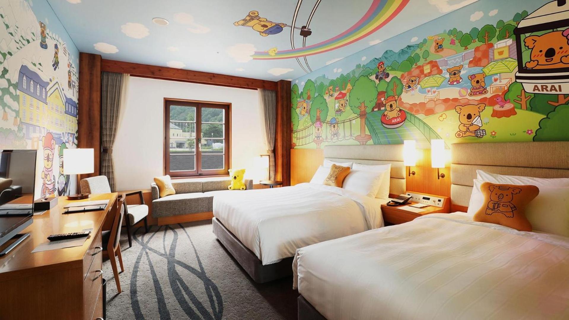 Character, Twin Beds, Mountain View, Arai Building
