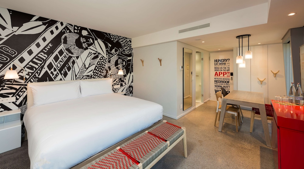Radisson RED Cape Town V&A Waterfront 16/49