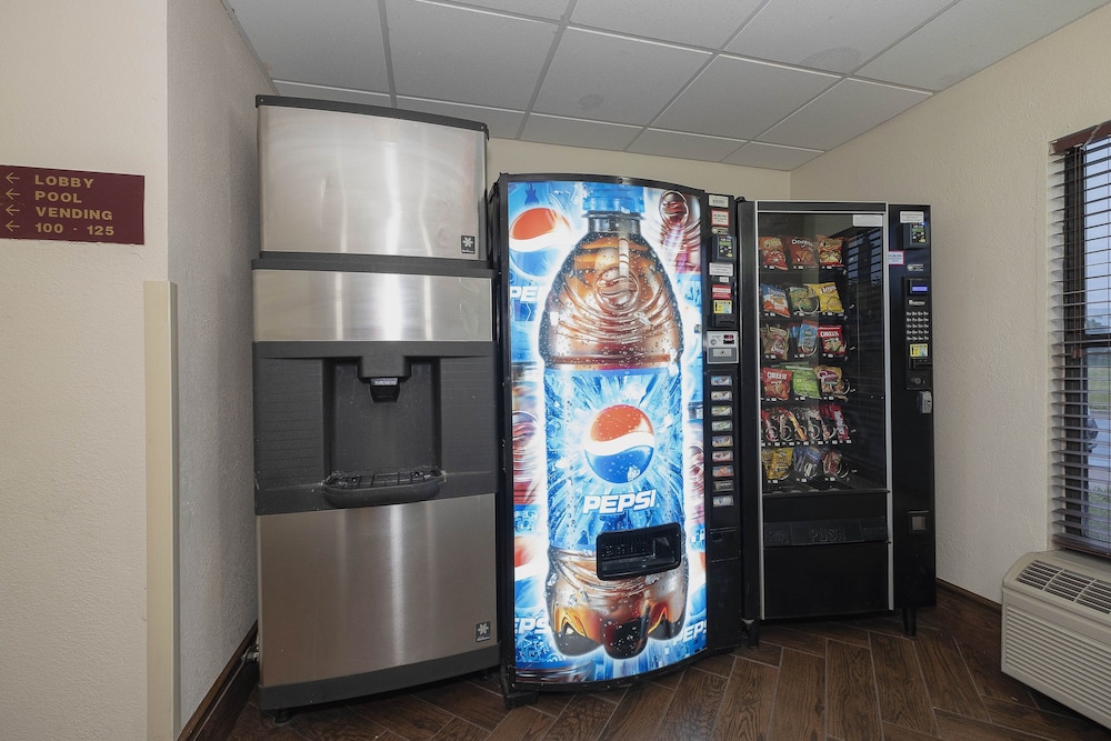 Econo Lodge Inn & Suites Monee 24/59